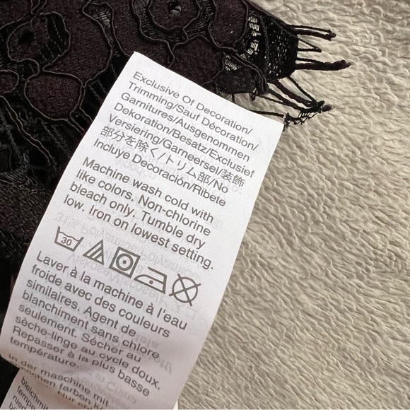 J. Crew Mockneck Floral Lace Eyelash Hem Bow Accent Top Black Sz 8 - Picture 13 of 15